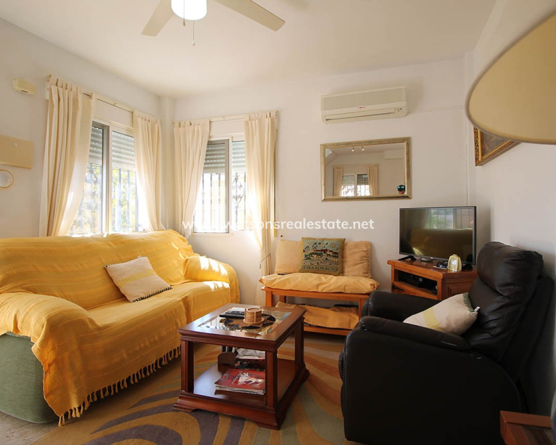 Resale - Detached - Urb. La Marina