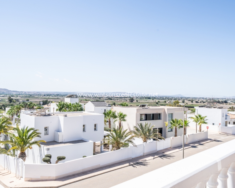 Resale - Detached - Urb. La Marina