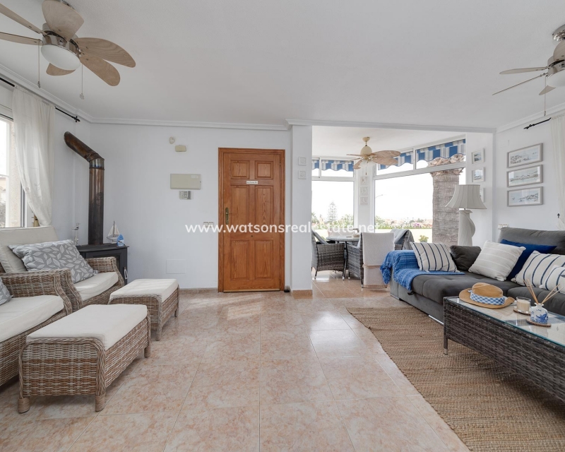 Resale - Detached - Urb. La Marina