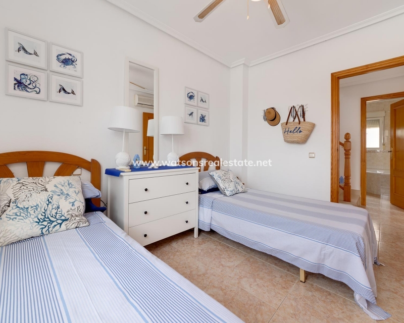 Resale - Detached - Urb. La Marina