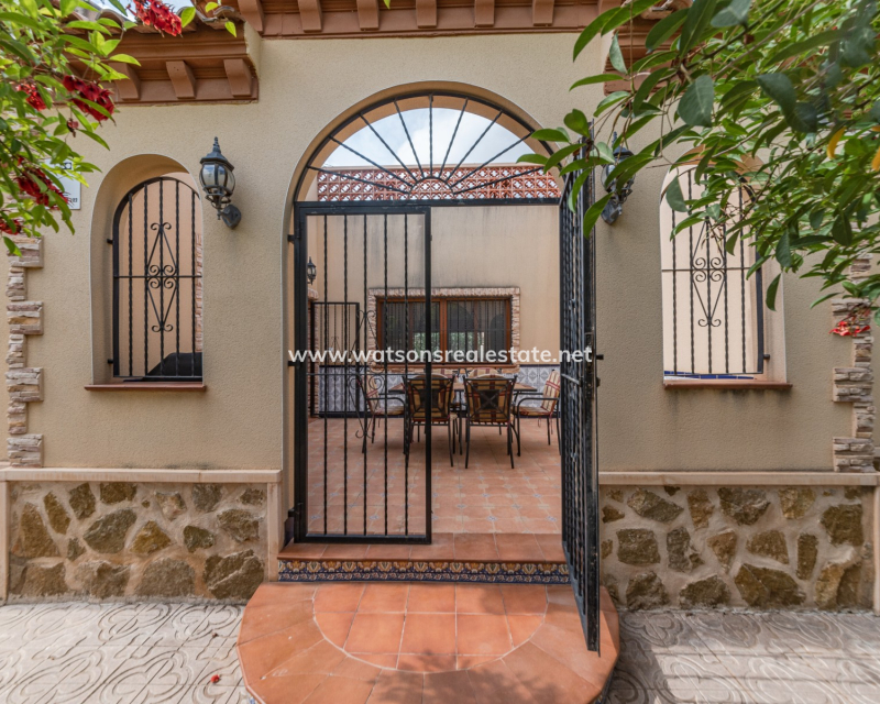 Resale - Detached - Urb. La Marina