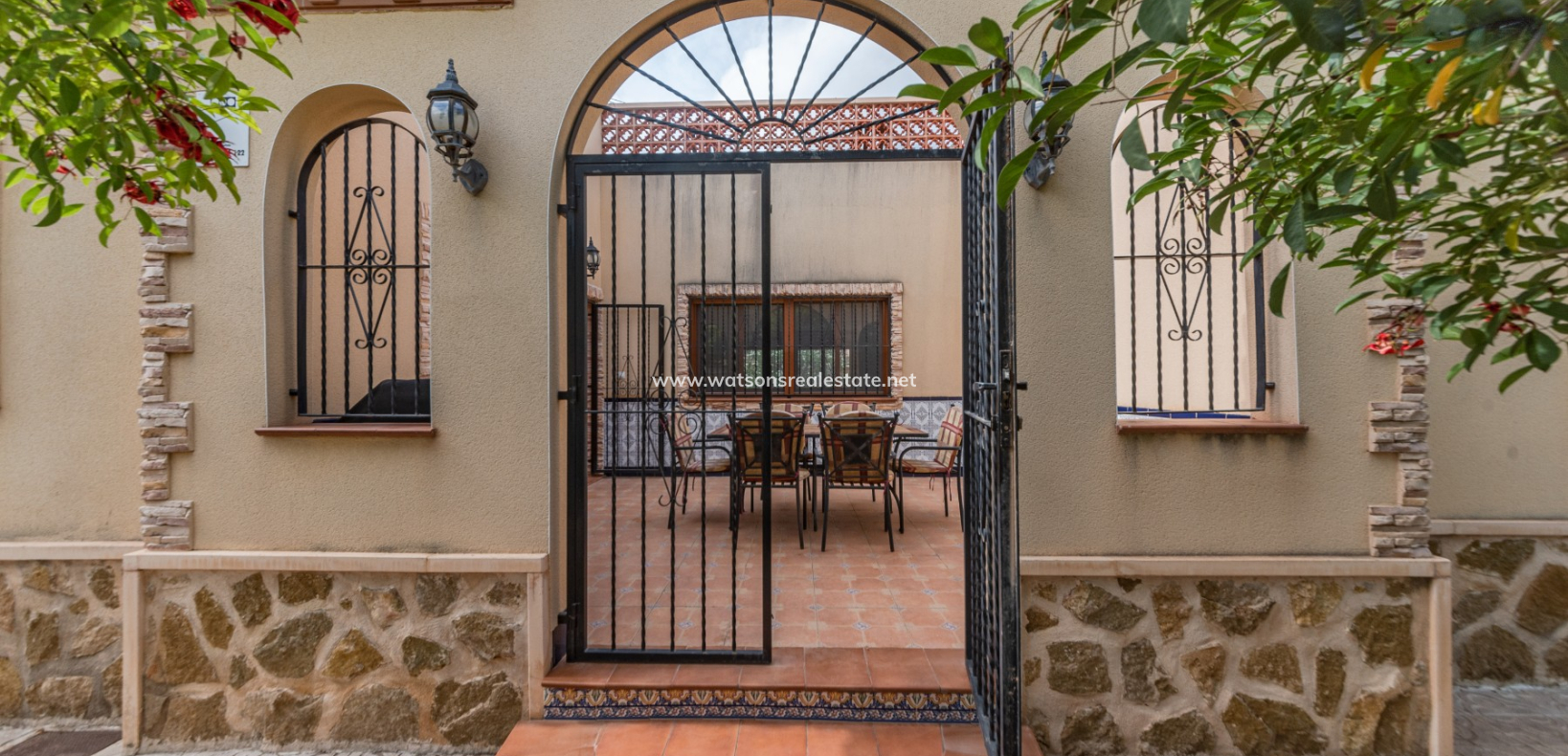 Resale - Detached - Urb. La Marina