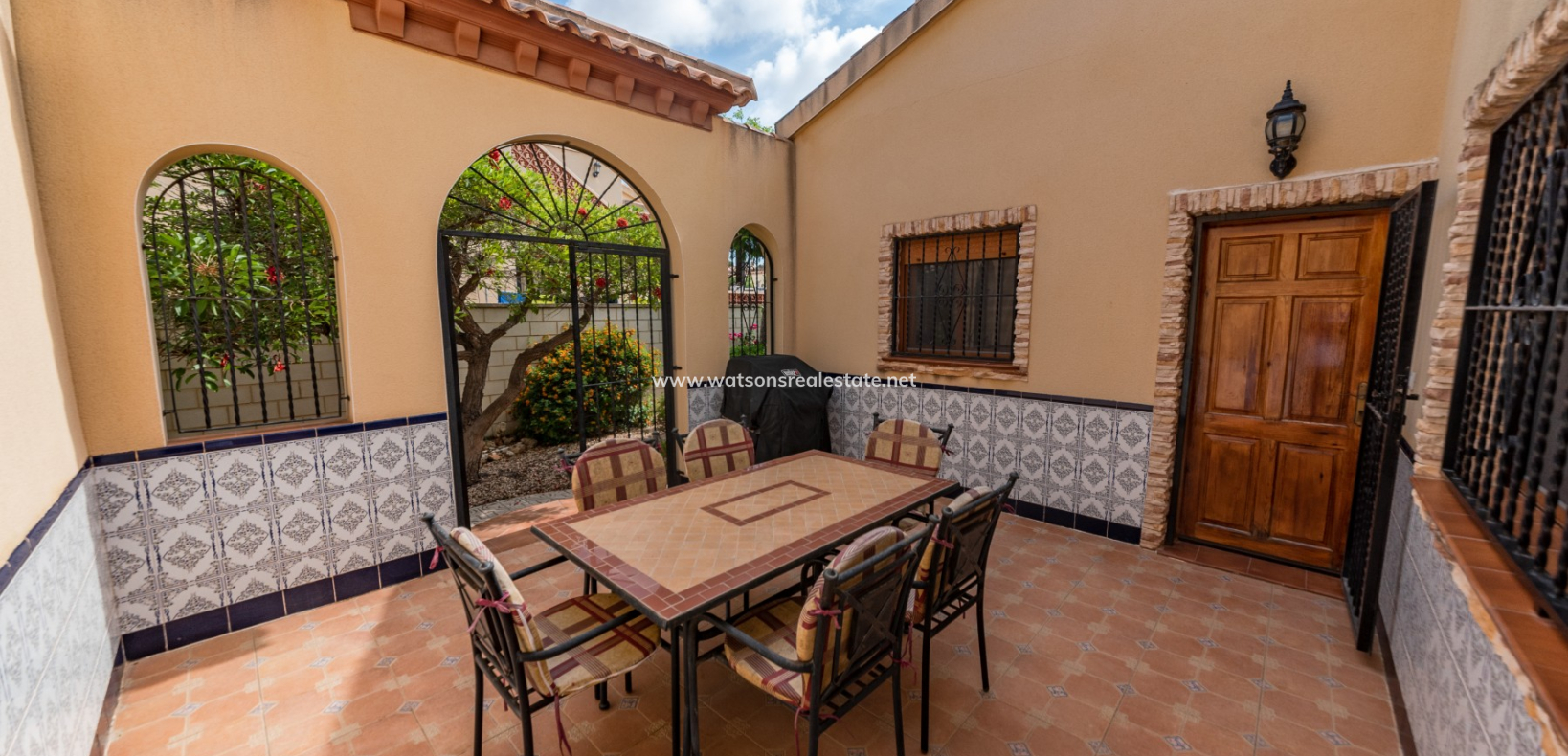 Resale - Detached - Urb. La Marina