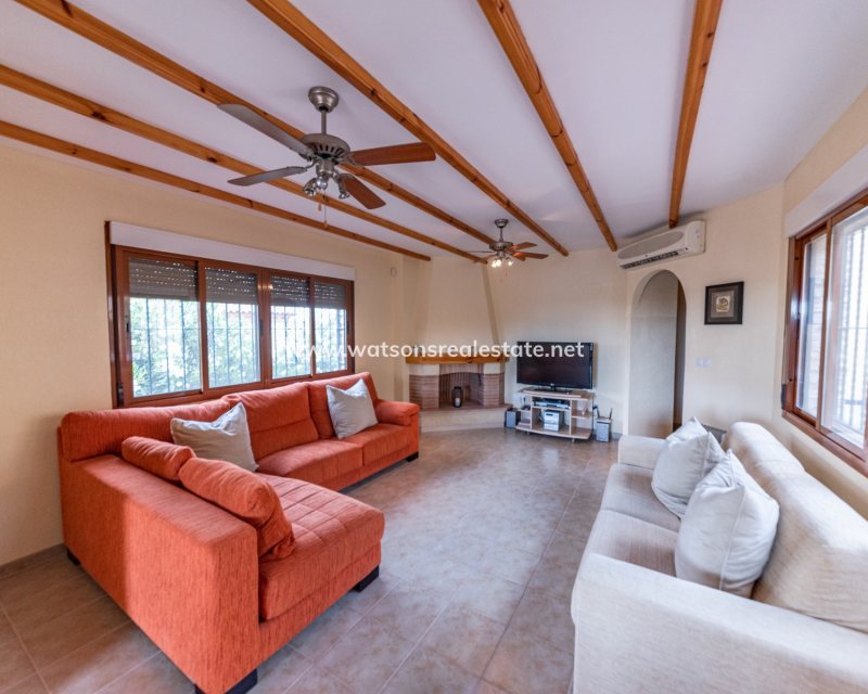 Resale - Detached - Urb. La Marina
