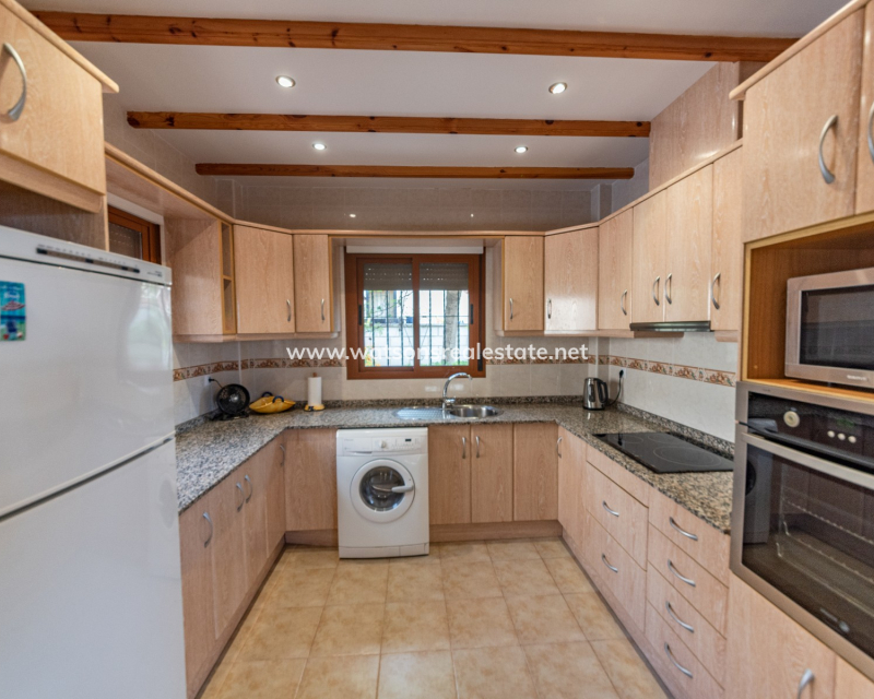 Resale - Detached - Urb. La Marina