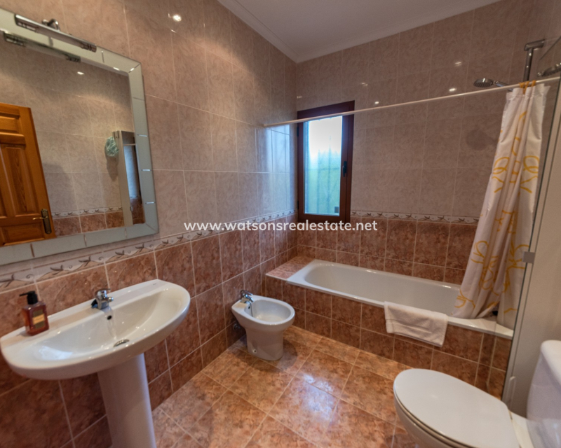 Resale - Detached - Urb. La Marina