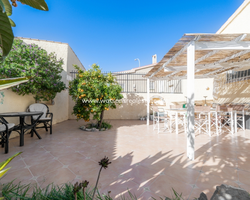 Resale - Detached - Urb. La Marina