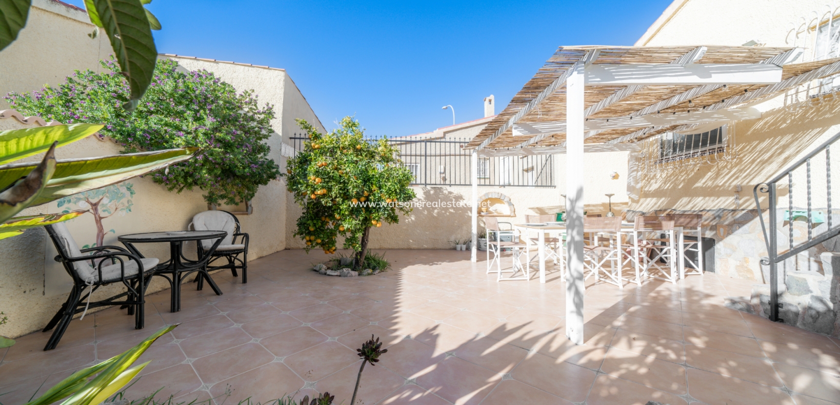 Resale - Detached - Urb. La Marina