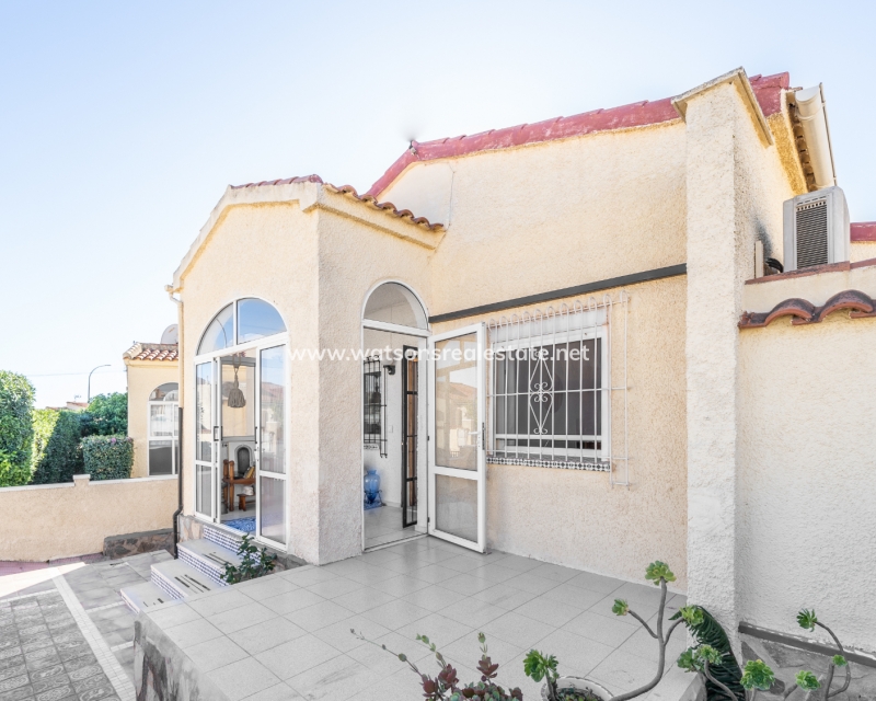 Resale - Detached - Urb. La Marina