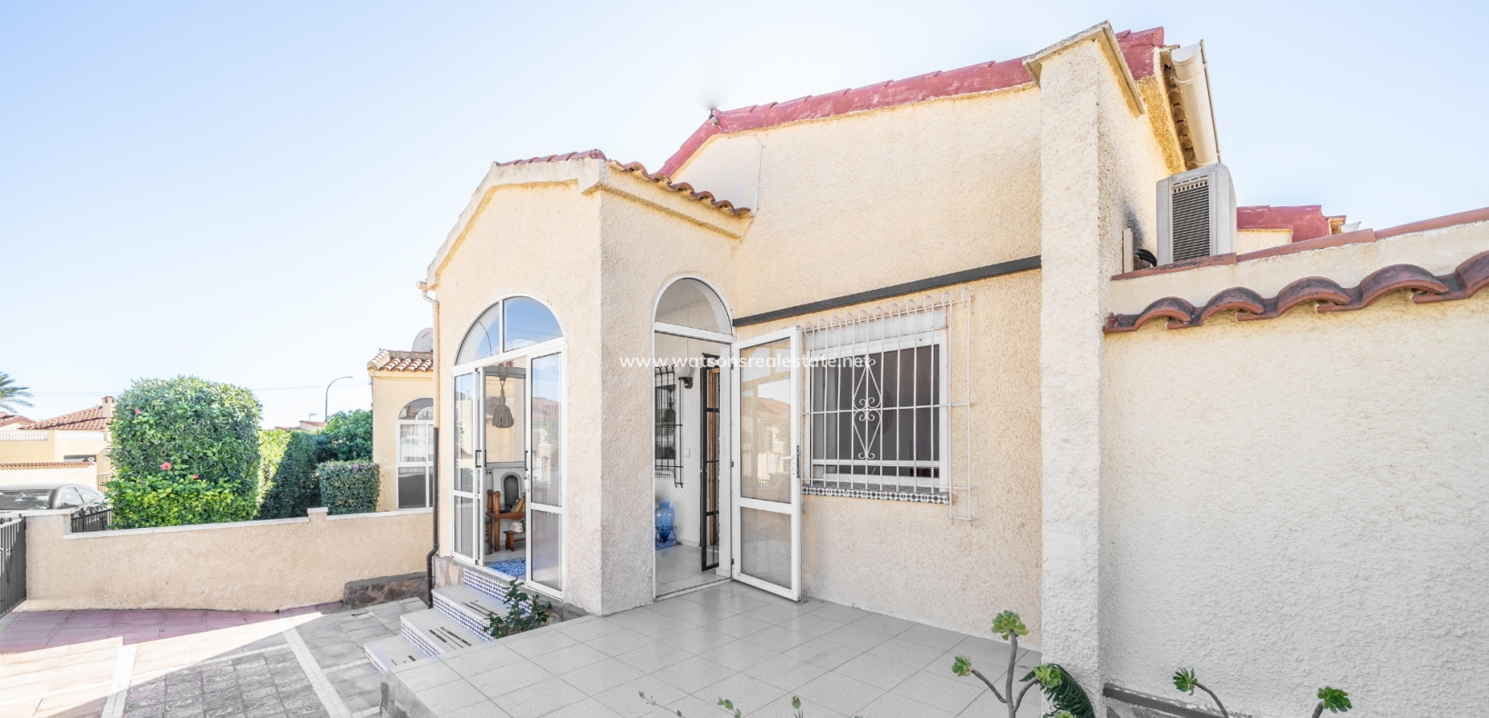 Resale - Detached - Urb. La Marina