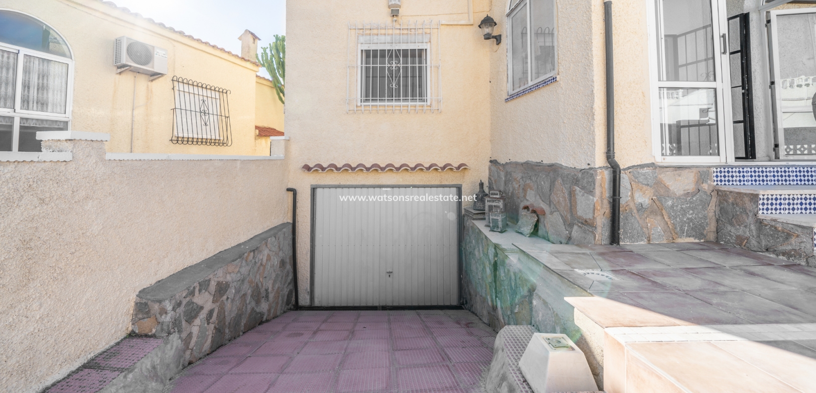 Resale - Detached - Urb. La Marina