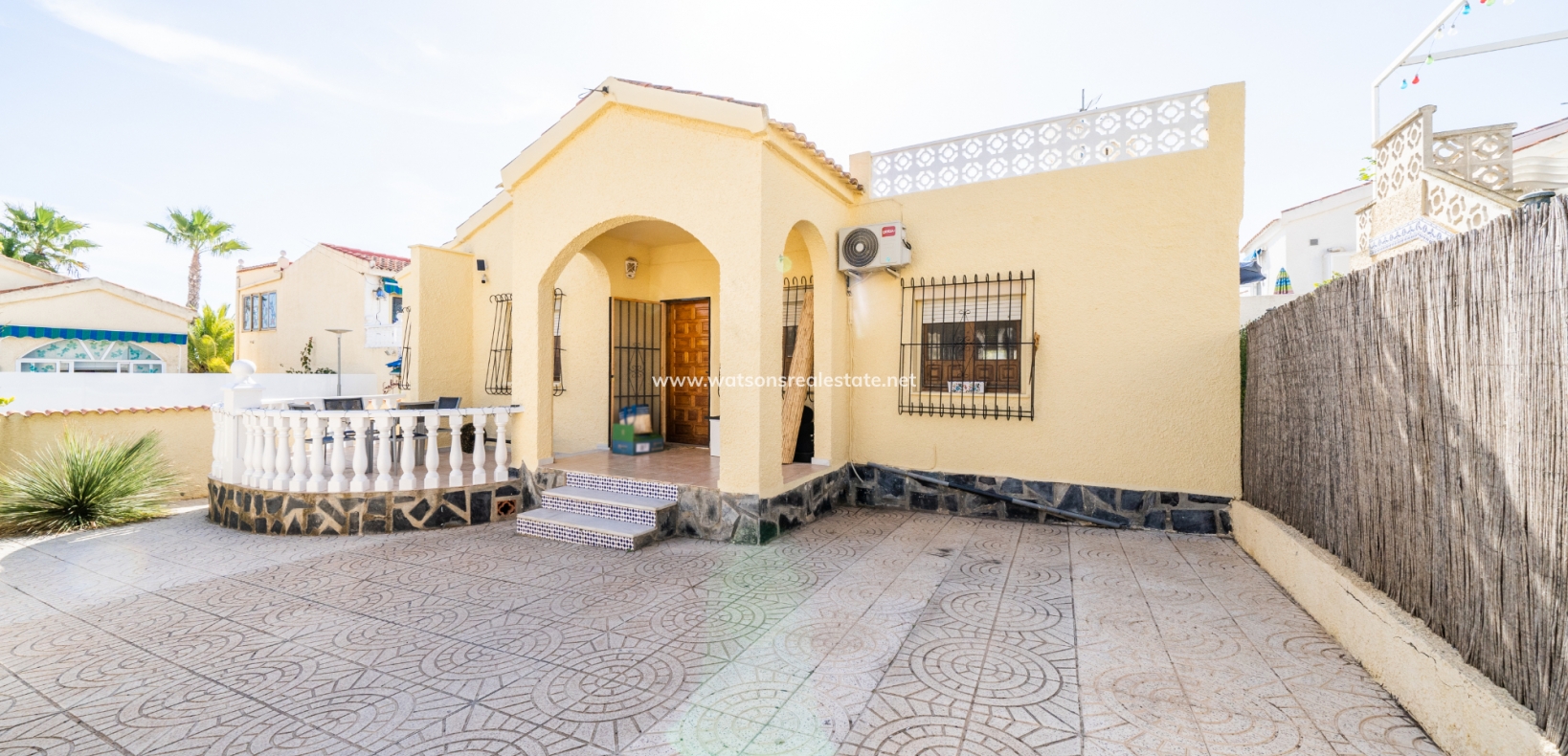 Resale - Detached - Urb. La Marina