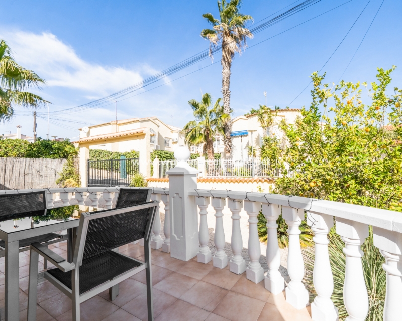 Resale - Detached - Urb. La Marina