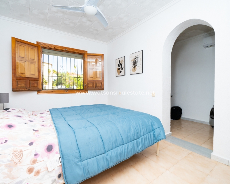 Resale - Detached - Urb. La Marina