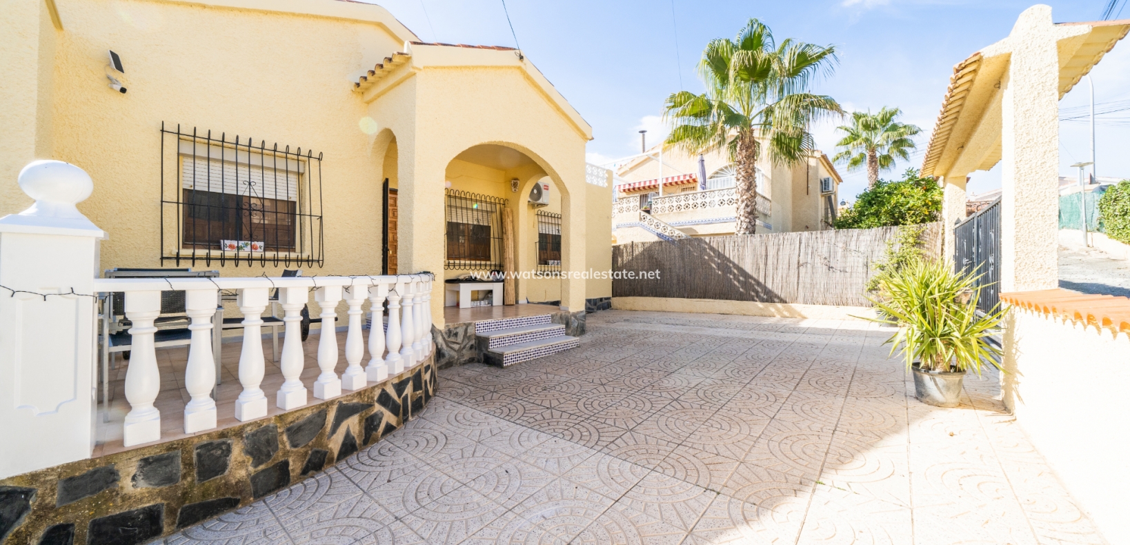 Resale - Detached - Urb. La Marina