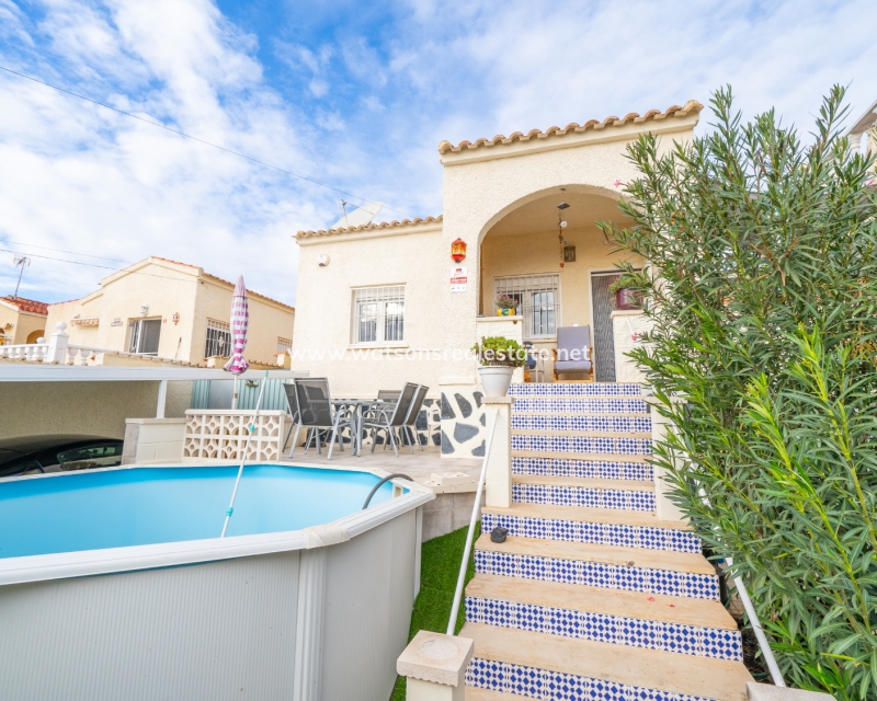 Resale - Detached - Urb. La Marina