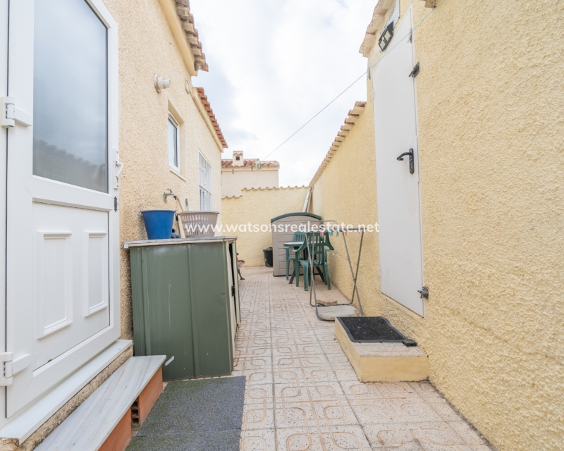 Resale - Detached - Urb. La Marina