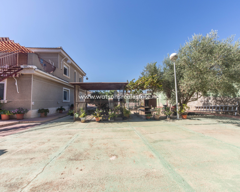 Resale - Detached - Urb. La Marina