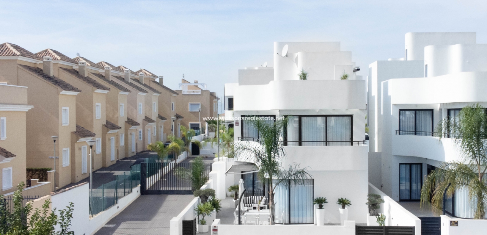 Resale - Detached - Urb. La Marina