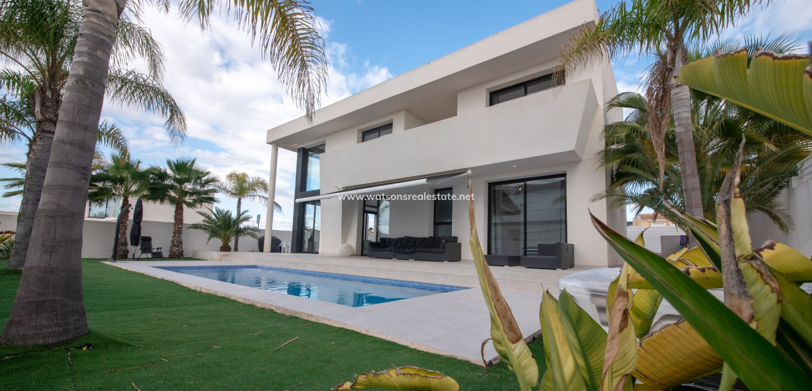 Resale - Detached - Urb. La Marina