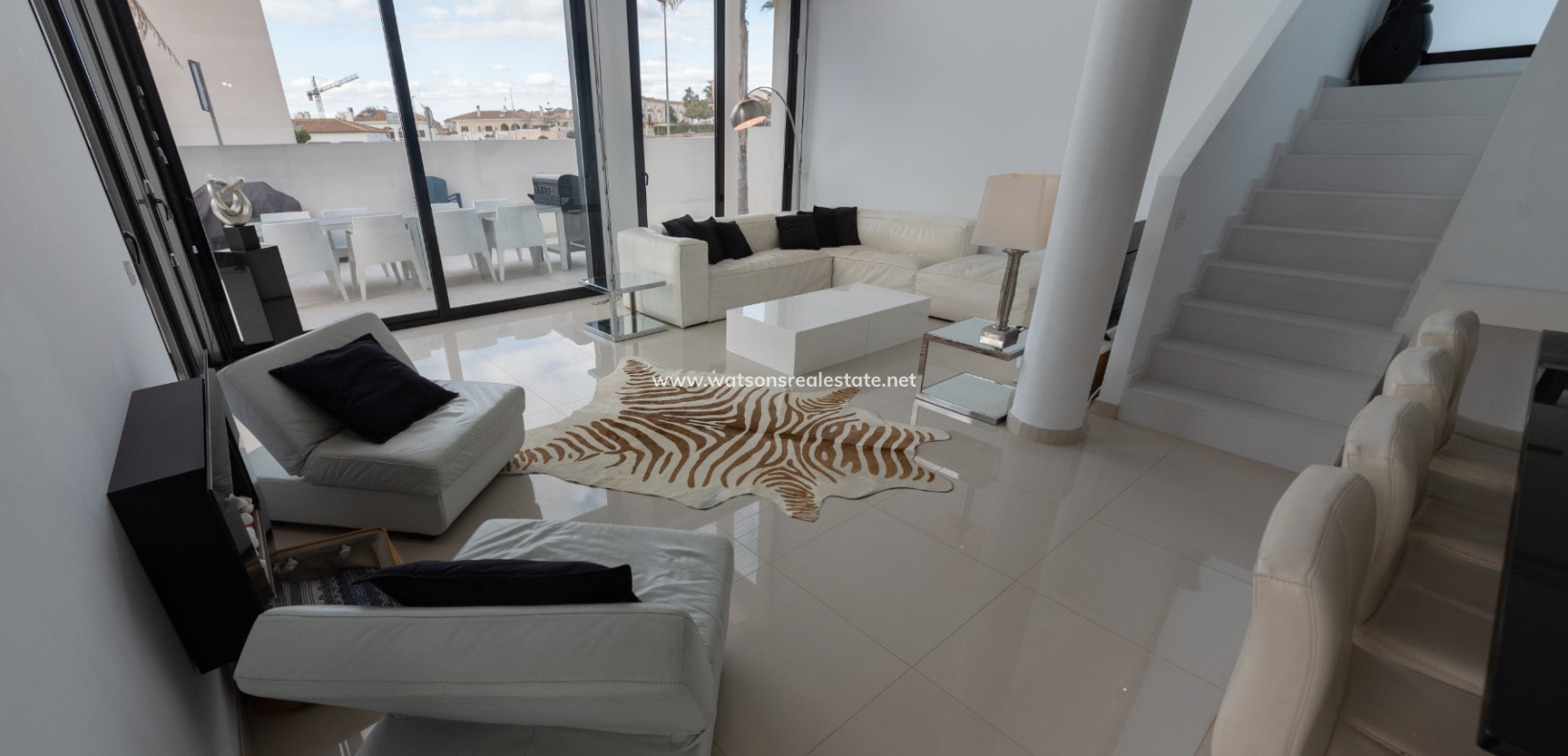 Resale - Detached - Urb. La Marina