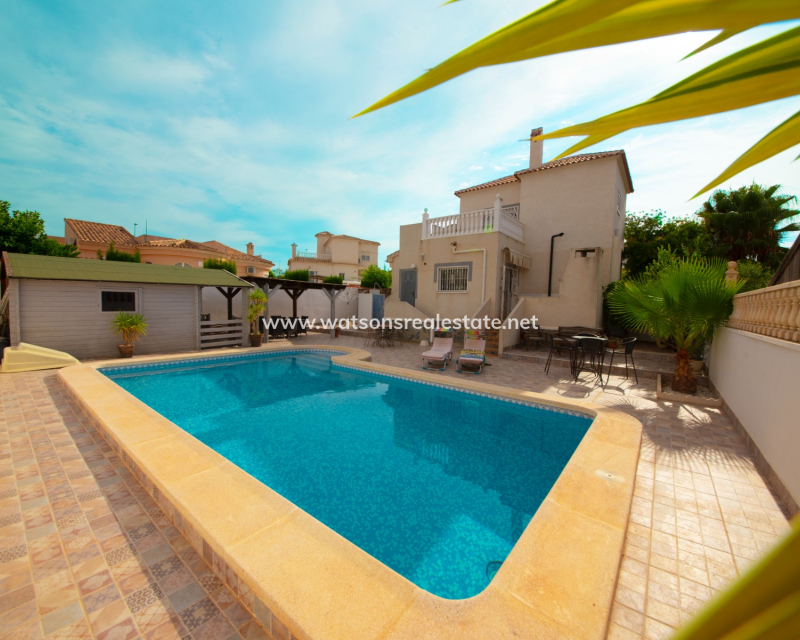 Resale - Detached - Urb. La Marina