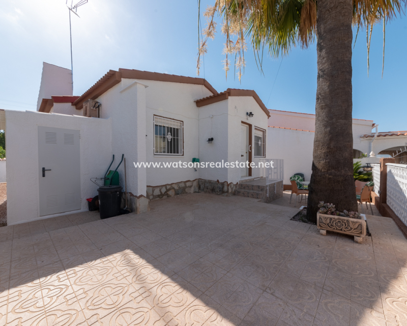 Resale - Detached - Urb. La Marina