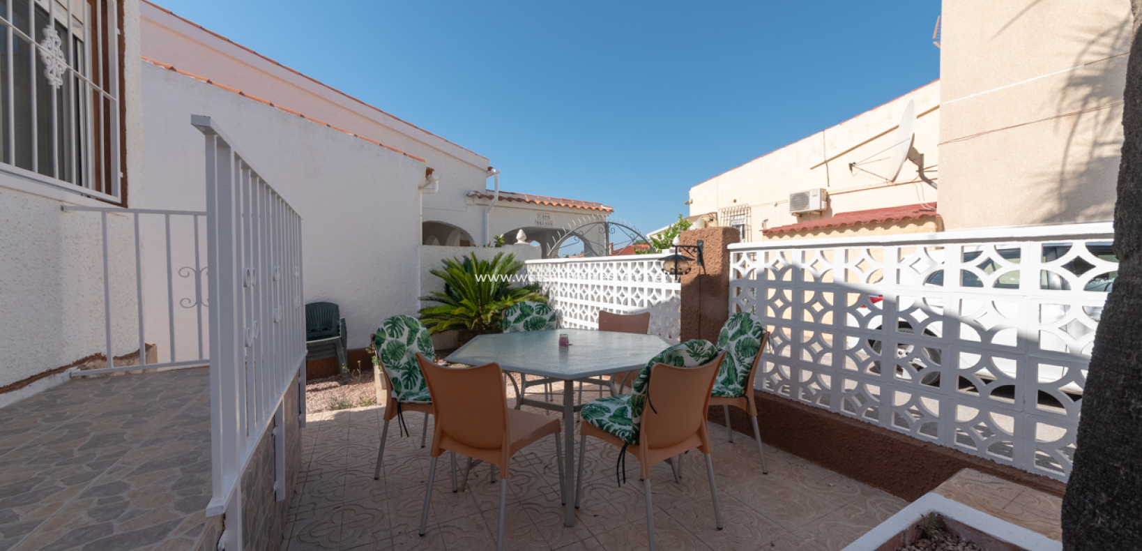 Resale - Detached - Urb. La Marina