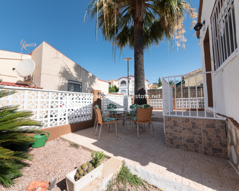 Resale - Detached - Urb. La Marina