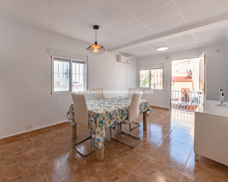 Resale - Detached - Urb. La Marina