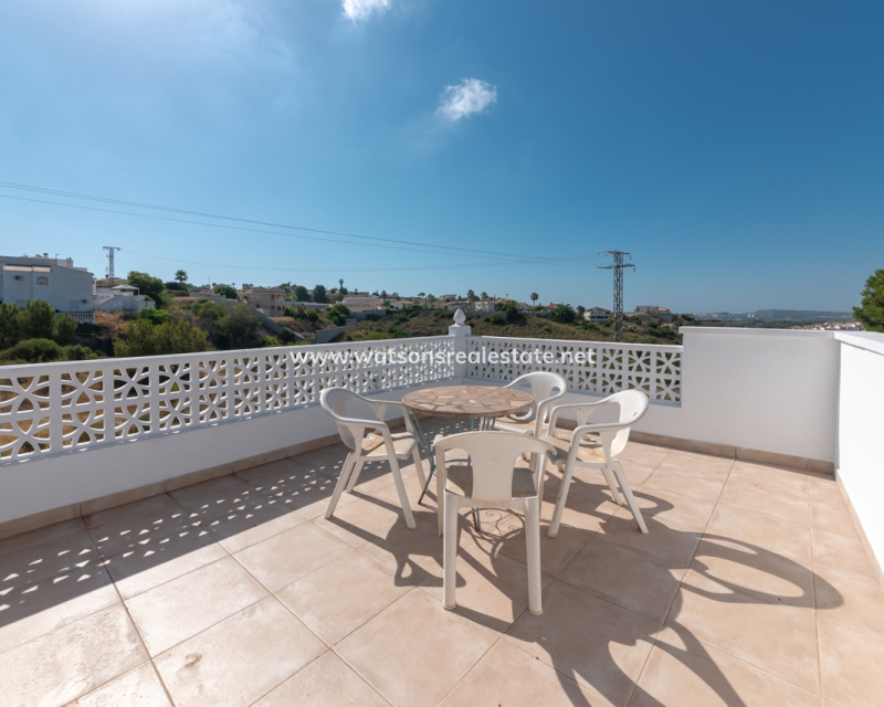 Resale - Detached - Urb. La Marina