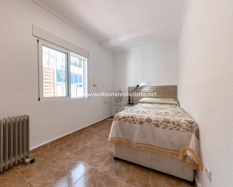 Resale - Detached - Urb. La Marina