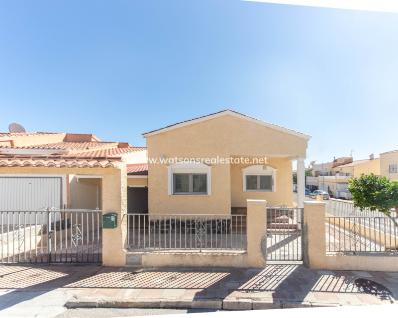 Resale - Detached - Urb. La Marina