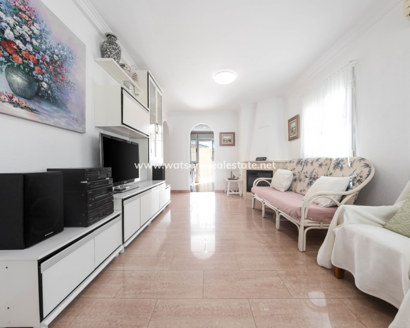 Resale - Detached - Urb. La Marina