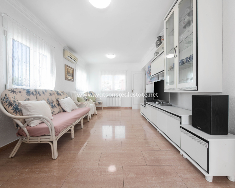 Resale - Detached - Urb. La Marina