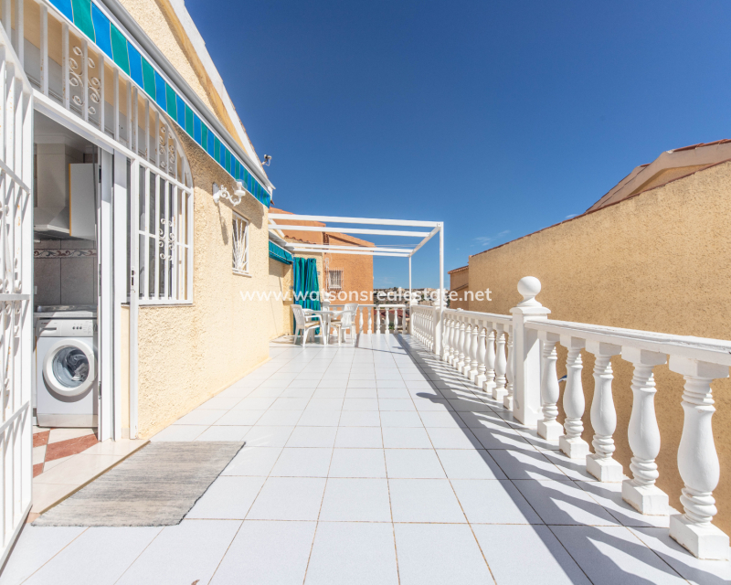 Resale - Detached - Urb. La Marina