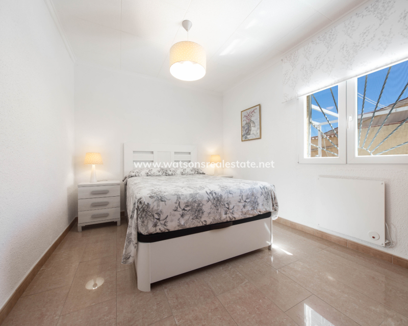 Resale - Detached - Urb. La Marina