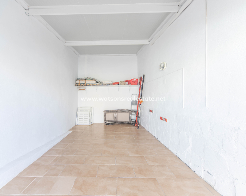 Resale - Detached - Urb. La Marina