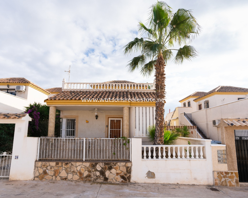 Resale - Detached - Urb. La Marina