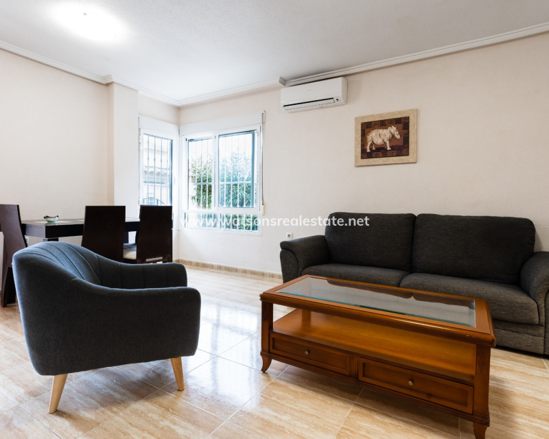 Resale - Detached - Urb. La Marina