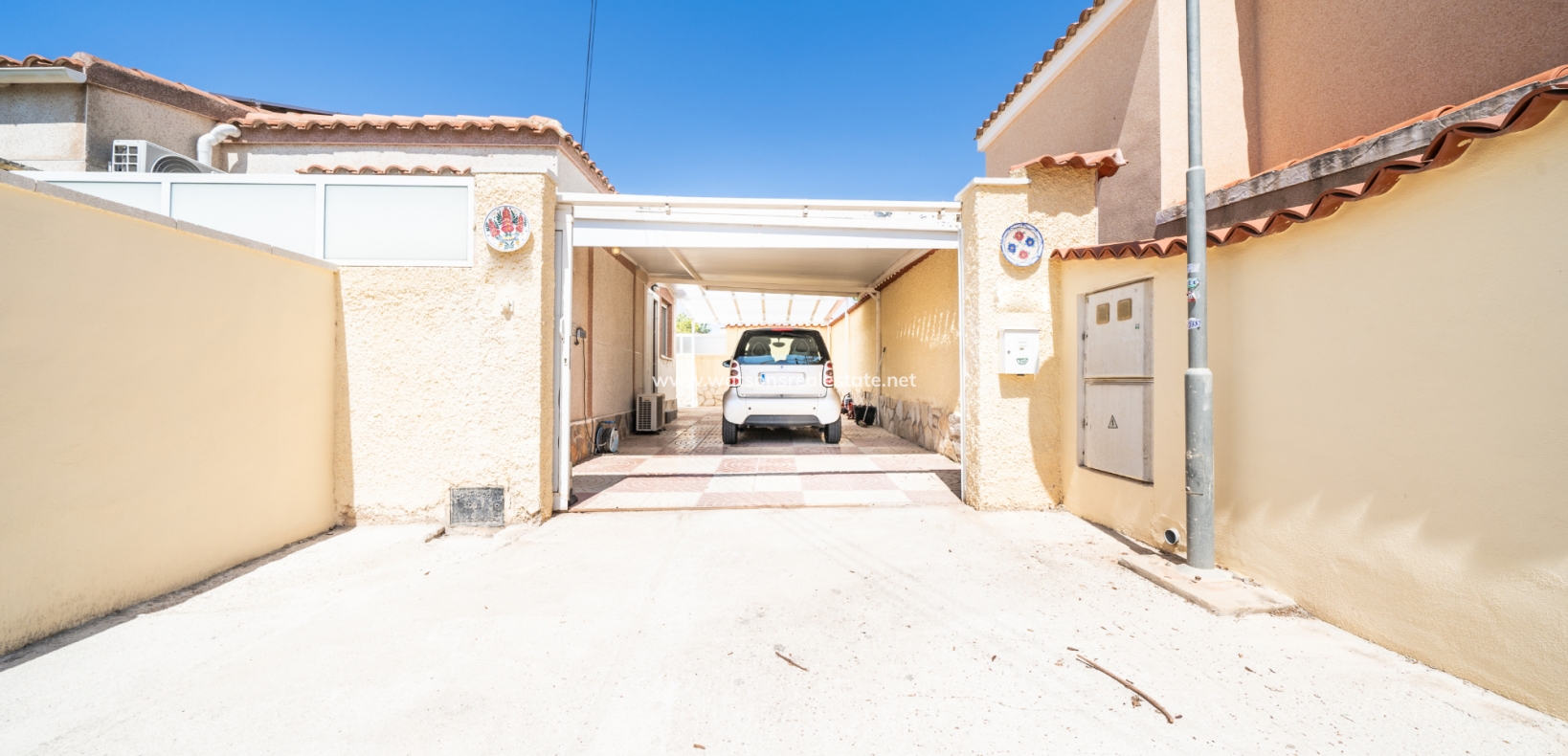 Resale - Detached - Urb. La Marina