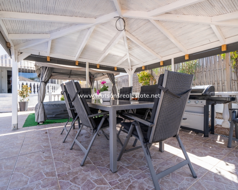 Resale - Detached - Urb. La Marina