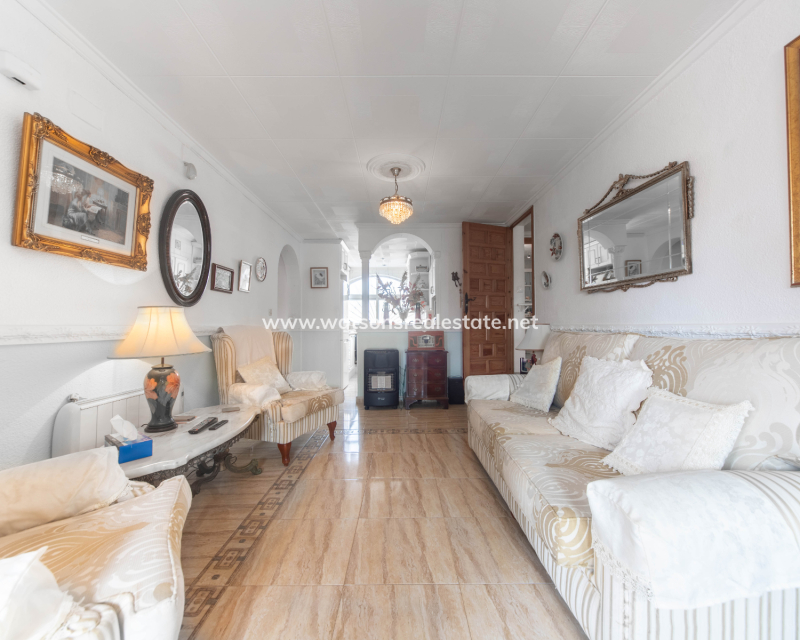 Resale - Detached - Urb. La Marina