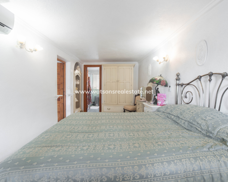 Resale - Detached - Urb. La Marina