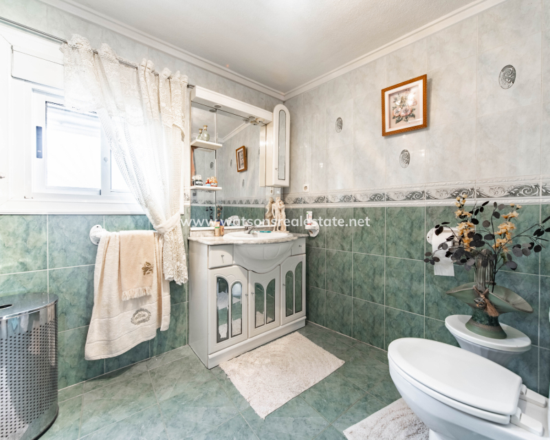 Resale - Detached - Urb. La Marina