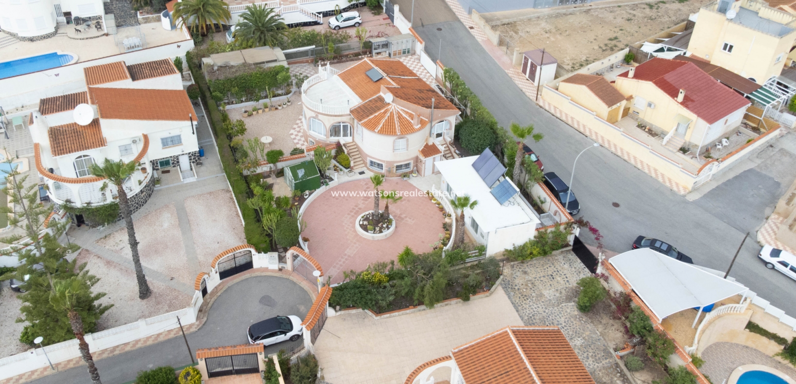 Resale - Detached - Urb. La Marina