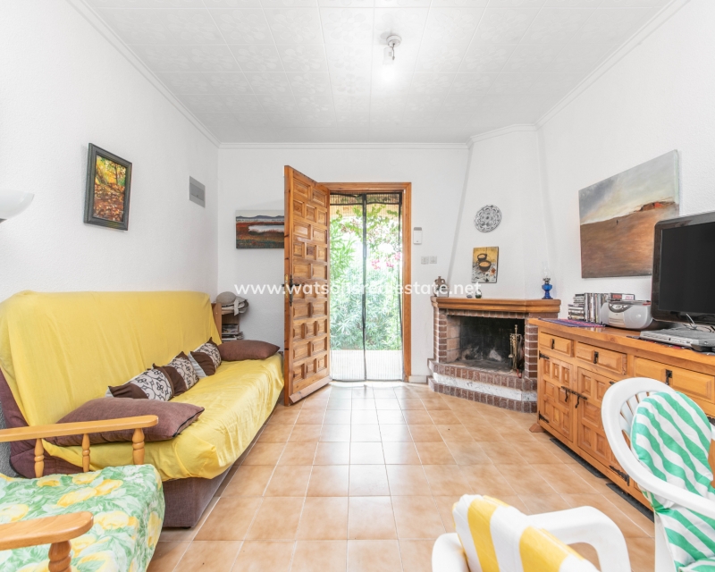 Resale - Detached - Urb. La Marina