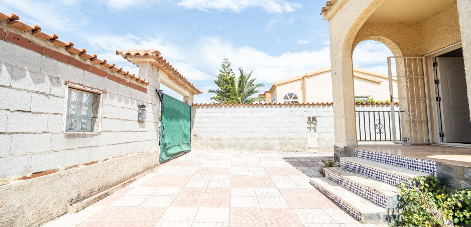 Resale - Detached - Urb. La Marina