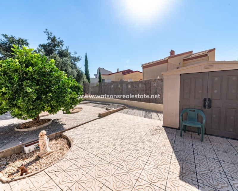 Resale - Detached - Urb. La Marina