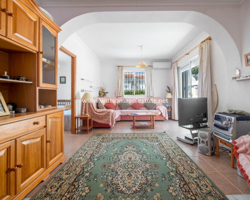 Resale - Detached - Urb. La Marina